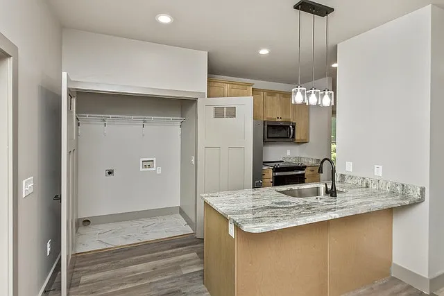 113 Caledonia Rd — Photo 8