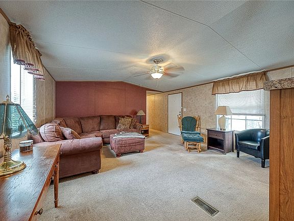 5th image of 140 Treesdale Dr