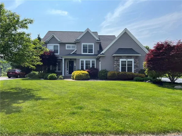 29 Copper Beech Run, Fairport, NY 14450