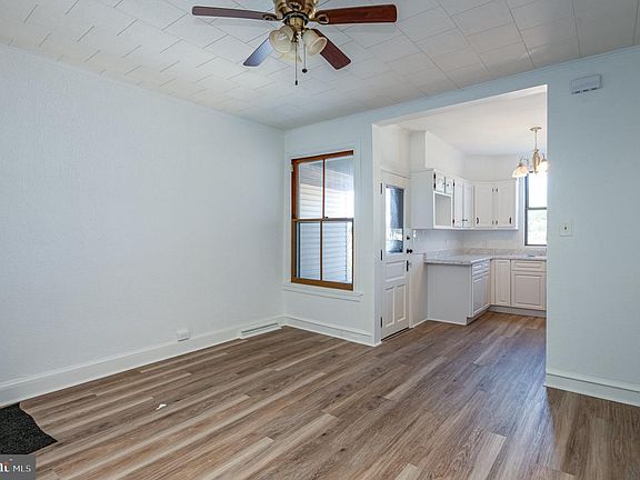 5th image of 1519 Fairview St
