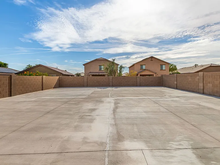 24409 W Sheraton Ln — Photo 38