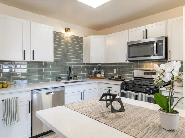 2916 Alamosa Dr, Santa Fe, NM 87507