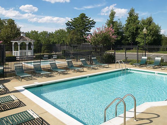 2nd image of 2929 Stillwood Cir APT 204