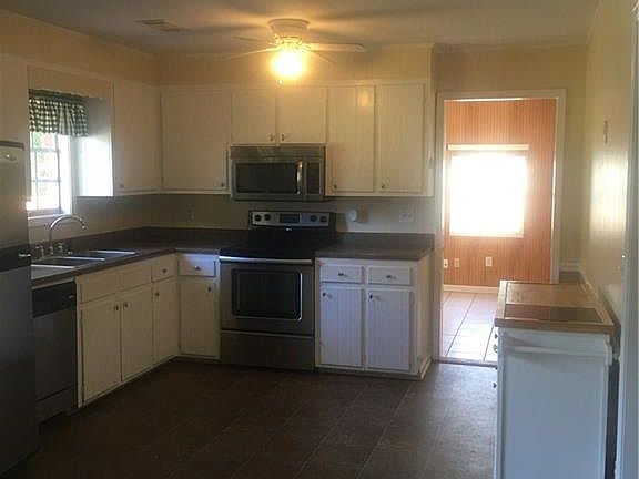 4th image of 4107 41st Ave