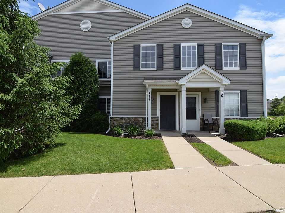 1st image of 117 Silverstone Dr #117
