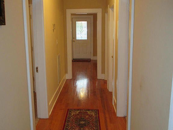 5th image of 602 Midlake Dr