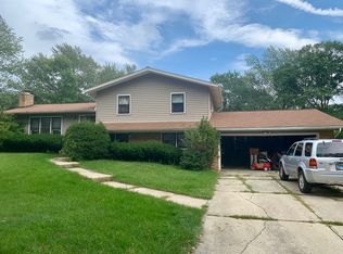 6937 Fairmount Ave, Downers Grove, IL 60516