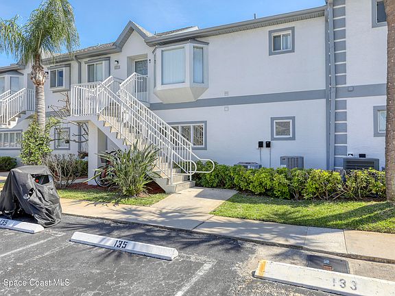 3rd image of 135 Ocean Park Ln #V10