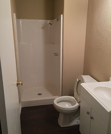 5th image of 2421 Leal St