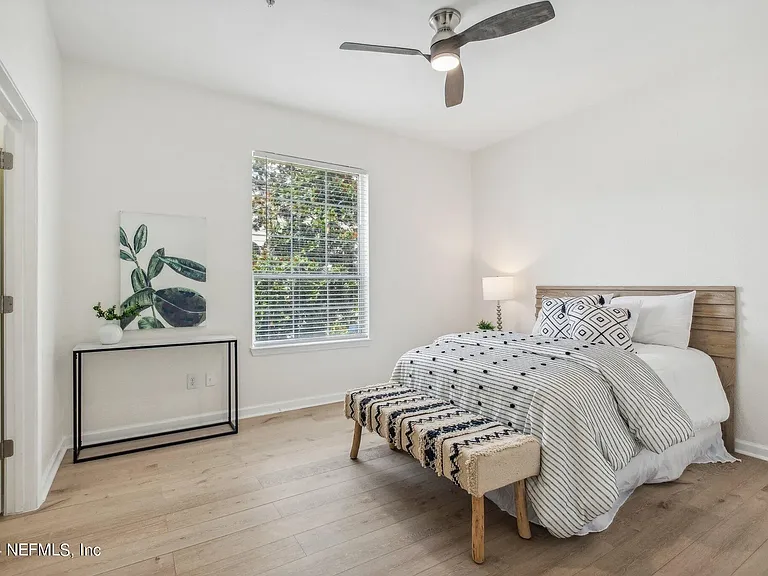 8601 Beach Blvd — Photo 12