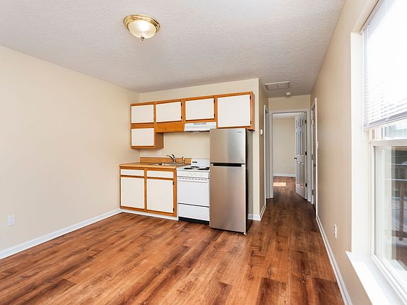 2nd image of 1202 D St APT C4