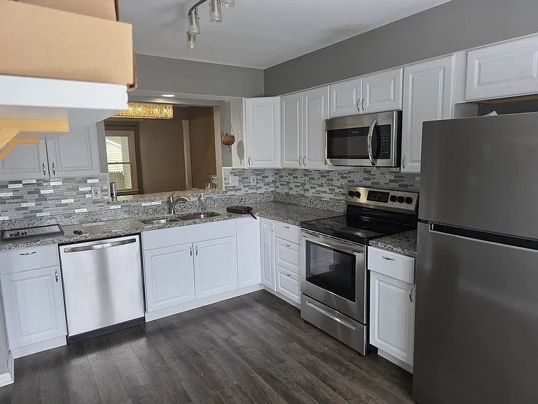 4306 Thomas Ln — Photo 9