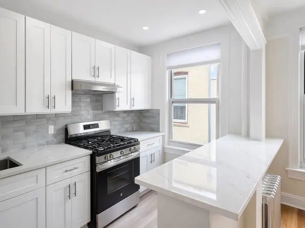 31-31 47th St #3, Astoria, NY 11103