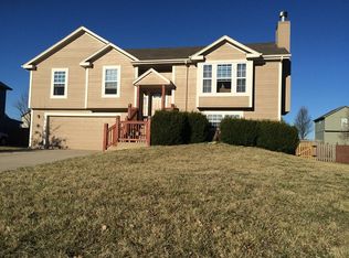 22641 S Jackson St, Spring Hill, KS 66083