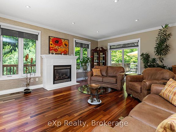 5th image of 7 Limbert Rd