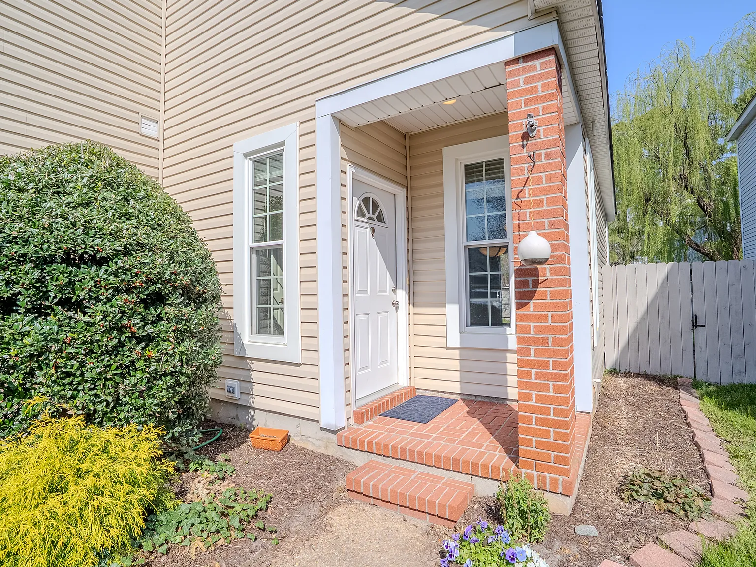 3 bed, 1500 sqft, $2,500 — Photo 3
