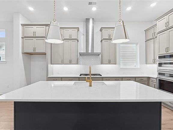7th image of this home