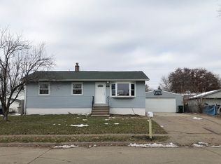 1934 W 68th St, Davenport, IA 52806