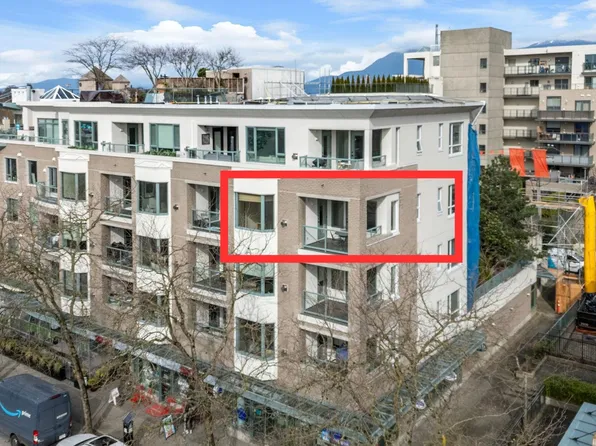 1688 Cypress St #409, Vancouver, BC V6J 5J1