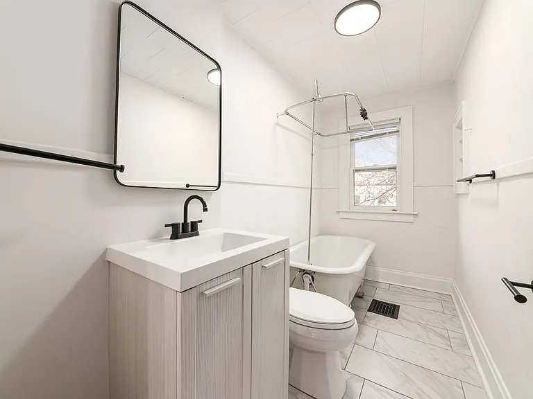 48 W Kossuth St — Photo 11