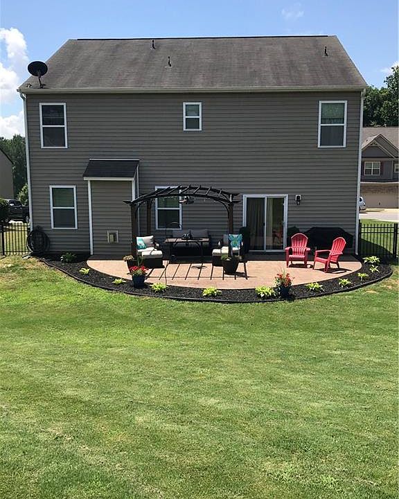 1st image of 113 Heart Pine Ln