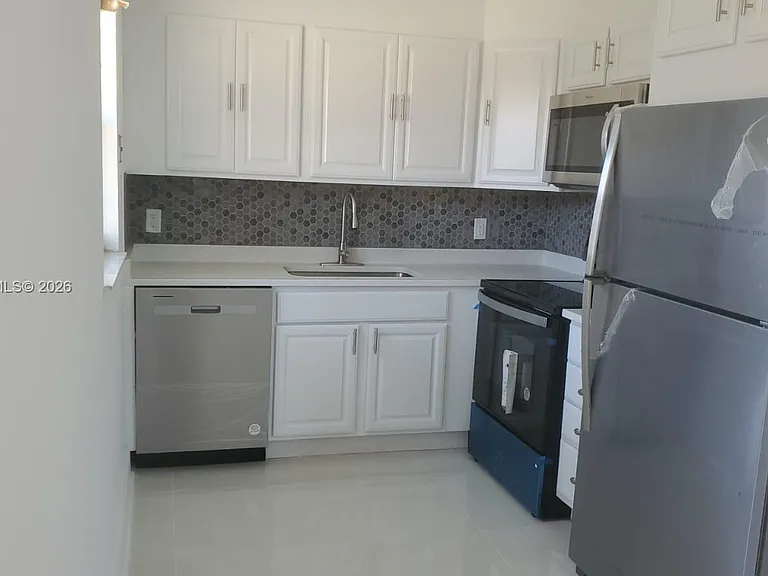 513 Brittany Ave E #513-K — Photo 3