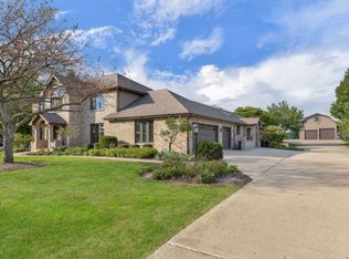 32W774 Army Trail Rd, Wayne, IL 60184