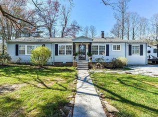 914 W Allen St, Hendersonville, NC 28739