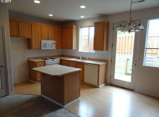 5834 SE Woodland Dr, Gresham, OR 97080