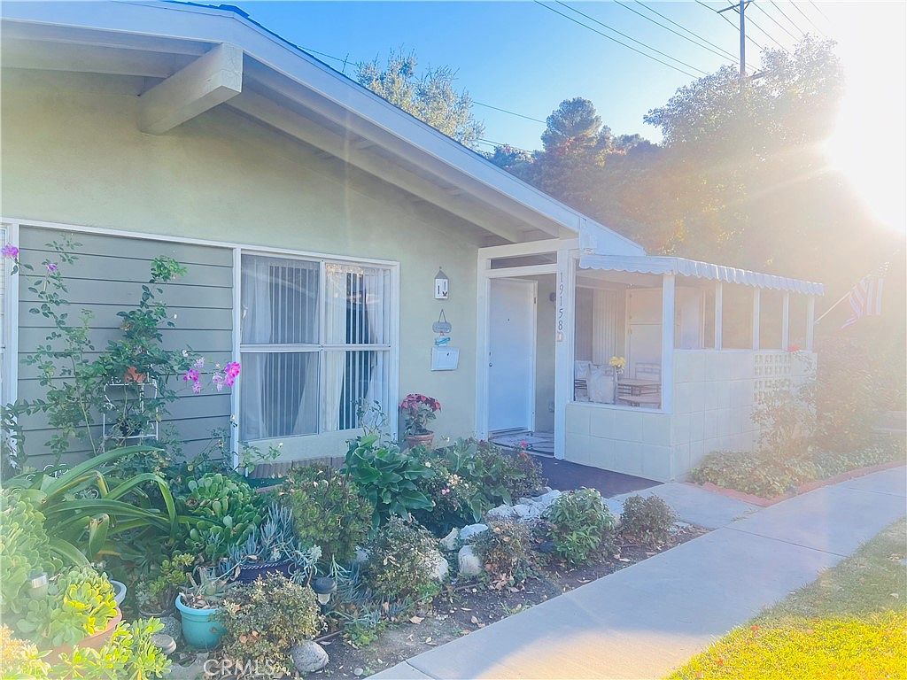 19158 Avenue Of The Oaks UNIT D, Newhall, CA 91321 MLS SR23220696