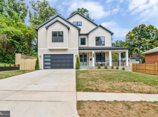 9711 Holmhurst Rd, Bethesda, MD 20817