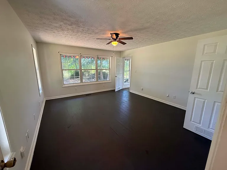 6660 Mooresville Rd — Photo 10