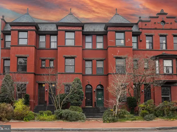 3010 R St NW APT 3, Washington, DC 20007