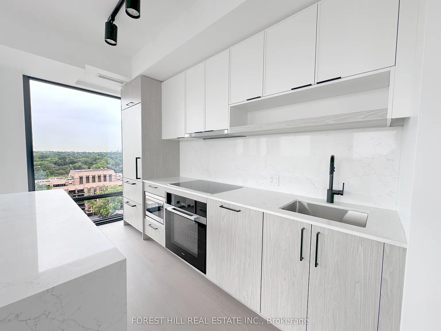 South Forest Hill Residences — Photo 3