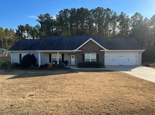 221 Pine Dr, Hodges, SC 29653