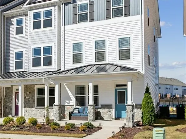 2015 Stanford Ln, Newport News, VA 23608