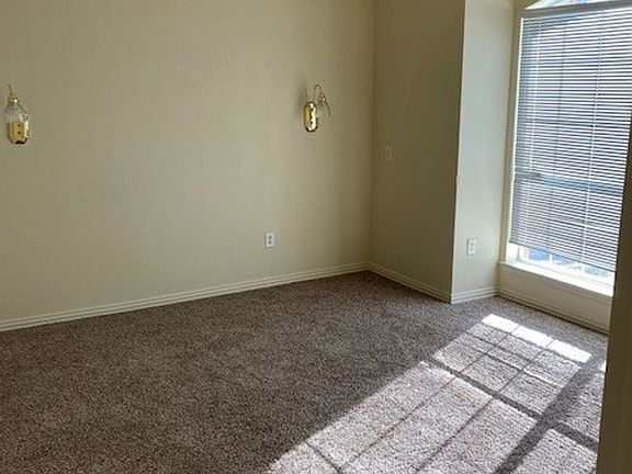 2nd image of 3821 Waterford Way