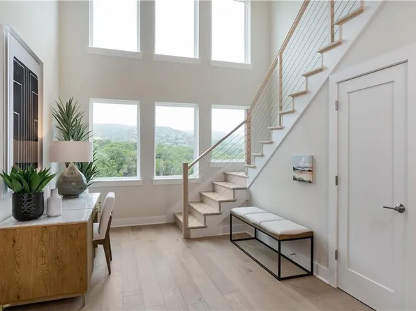 7013 Empresa Dr, Austin, TX 78738