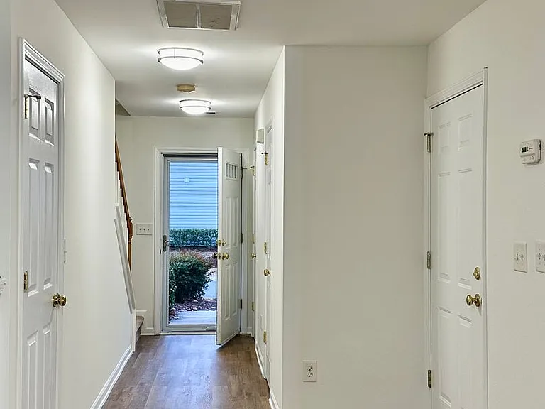 11812 Shoemaker Ct — Photo 10