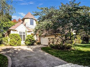 1 Stony Gate Oval, New Rochelle, NY 10804