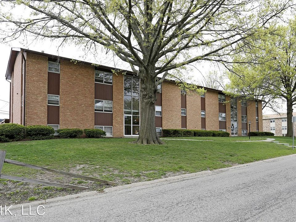 1st image of 318 Mecherle Dr APT 103