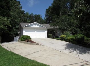 1650 Plunketts Rd, Buford, GA 30519