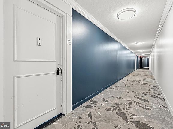 5th image of 307 Yoakum Pkwy APT 706