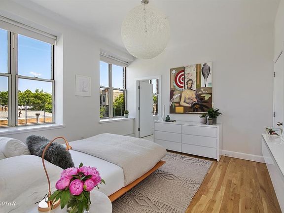 5th image of 444 12th St APT 4B