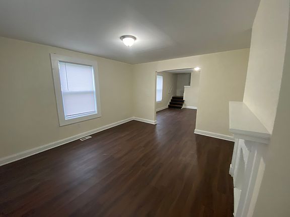 3rd image of 101 Stevens Ave