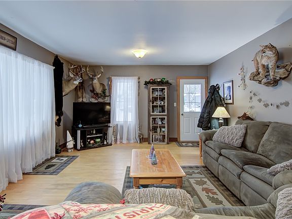 3rd image of 701 W 4th Street