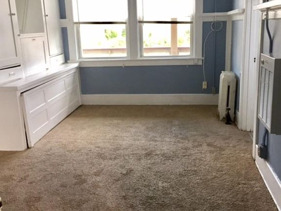 2nd image of 302 Thorn St