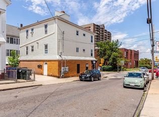 337 Columbia St #3R, Fall River, MA 02721