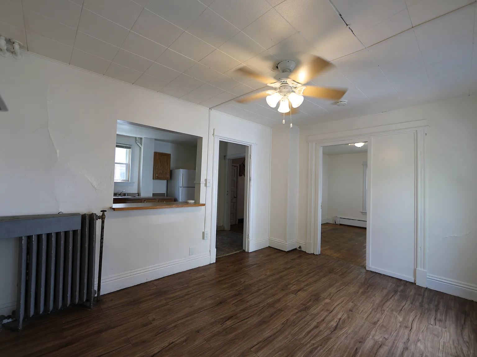 7 bed, 2410 sqft, $7,449 — Photo 3