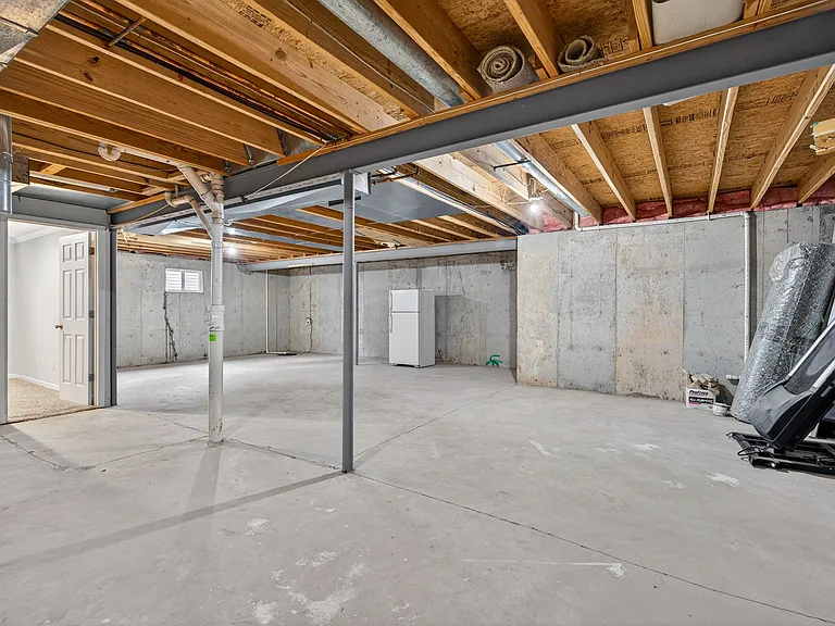 27 Crimson Leaf Ct — Photo 37